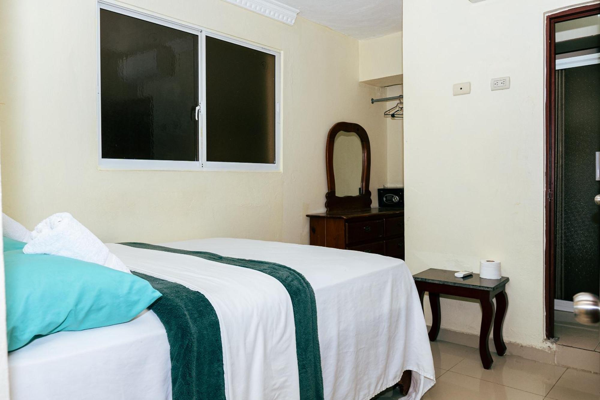 Bnb Tropical Island Aparthotel - Corales Del Sur - Santo Domingo Este ภายนอก รูปภาพ